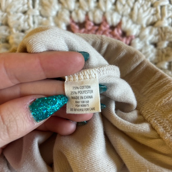 cute tan crop top 🧡 - Picture 5 of 6